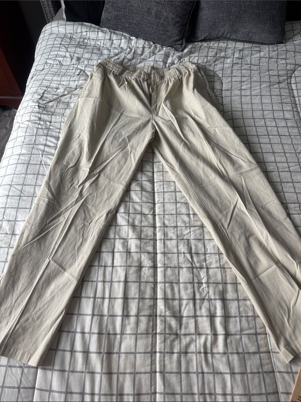 Amazon Men's Lightweight Drawstring Chinos in Light Beige